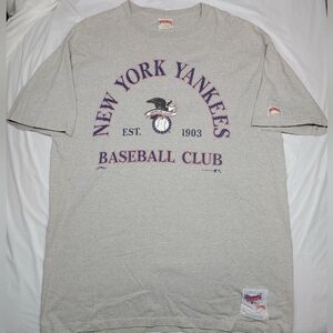 Vintage Nutmeg Diamond Collection New York Yankees Baseball Club T-Shirt